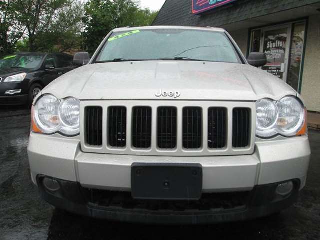 2010 Jeep Grand Cherokee 4x4 Laredo 4dr SUV